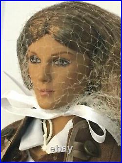 Tonner High Seas Elizabeth Swann Pirates of the Caribbean with Sword Hat NRFB New