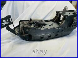 Zizzle Disney Pirates of The Caribbean Ultimate Black Pearl Ship 2006 Incomplete